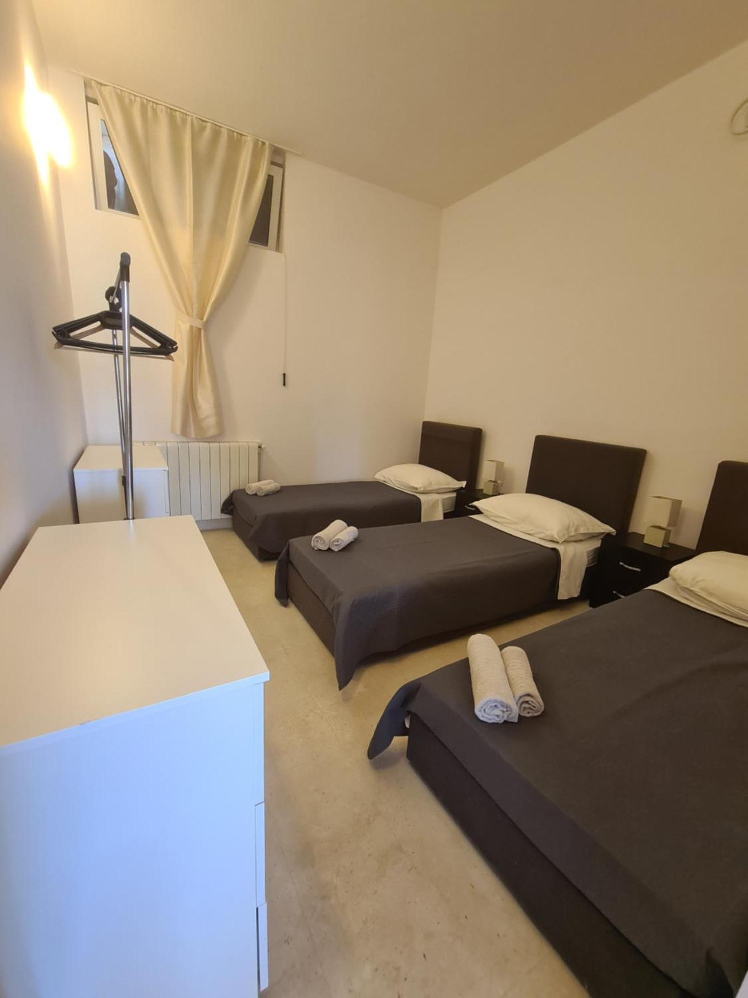 טרוגיר Bridge And Beach Apartments מראה חיצוני תמונה