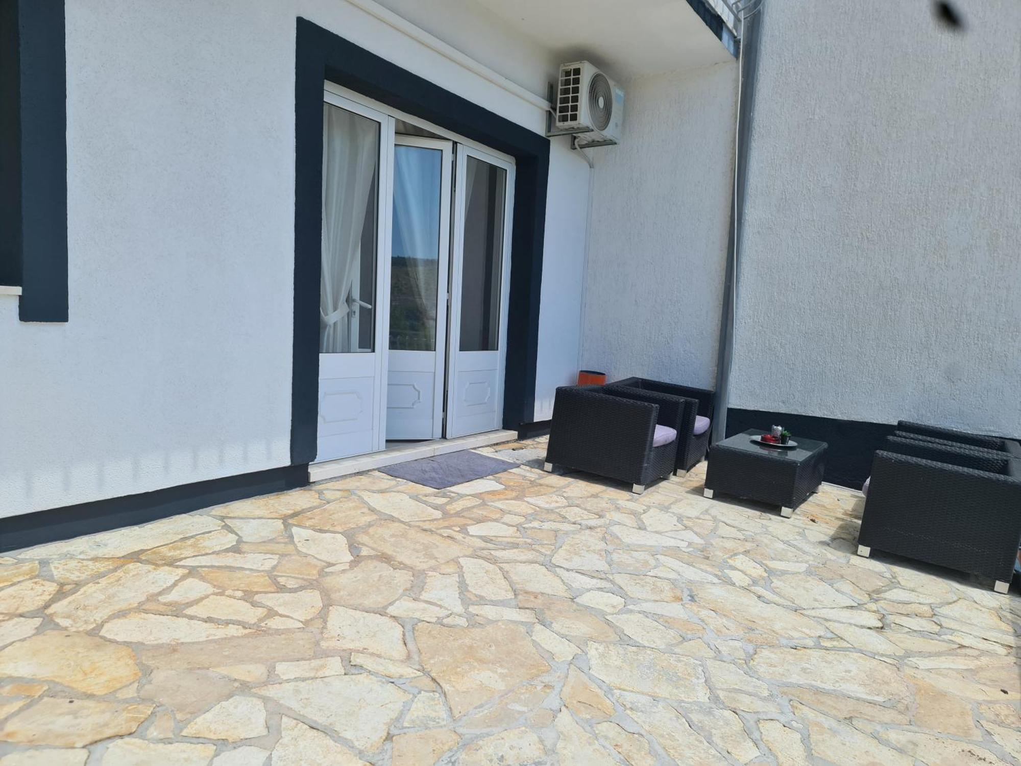 טרוגיר Bridge And Beach Apartments מראה חיצוני תמונה