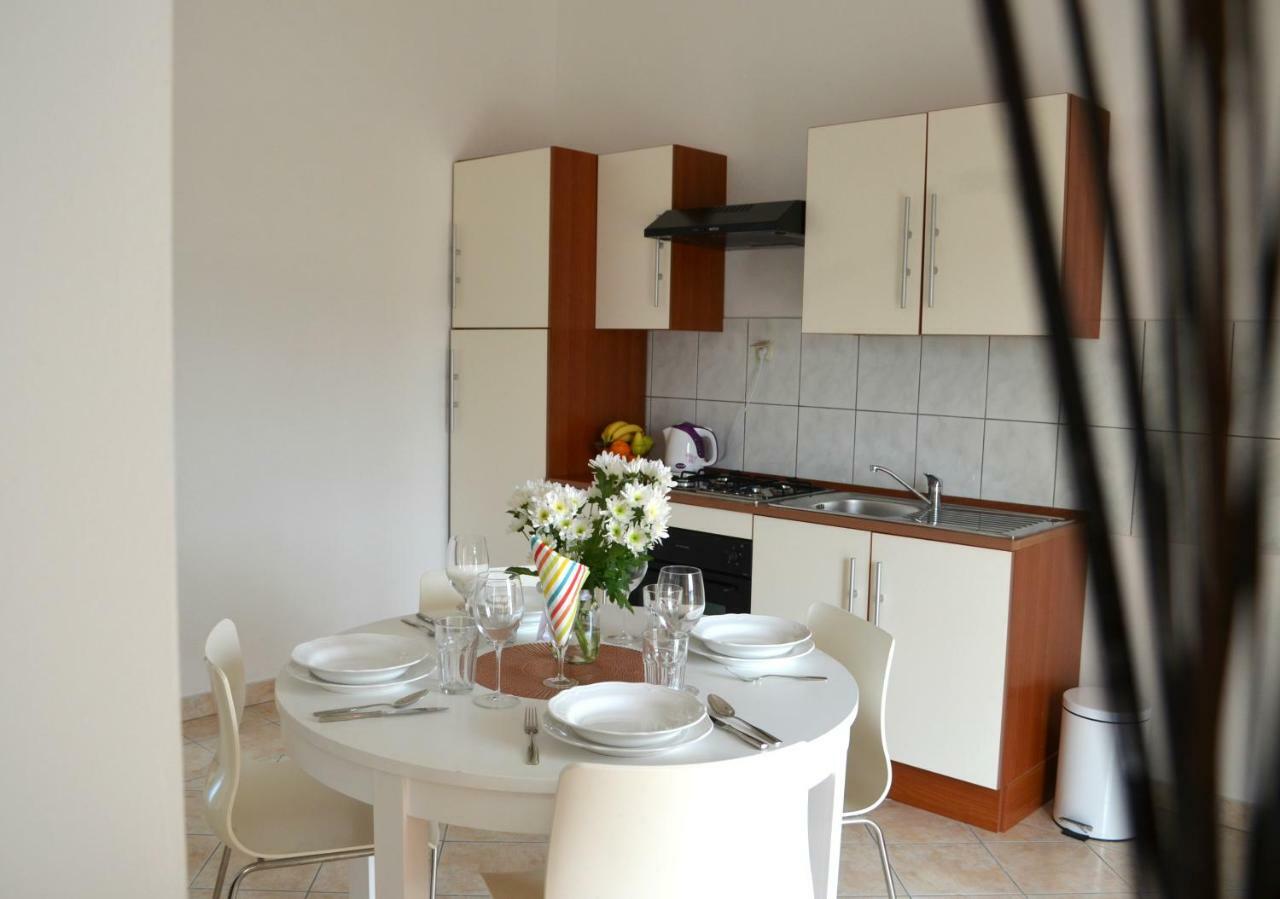 טרוגיר Bridge And Beach Apartments מראה חיצוני תמונה